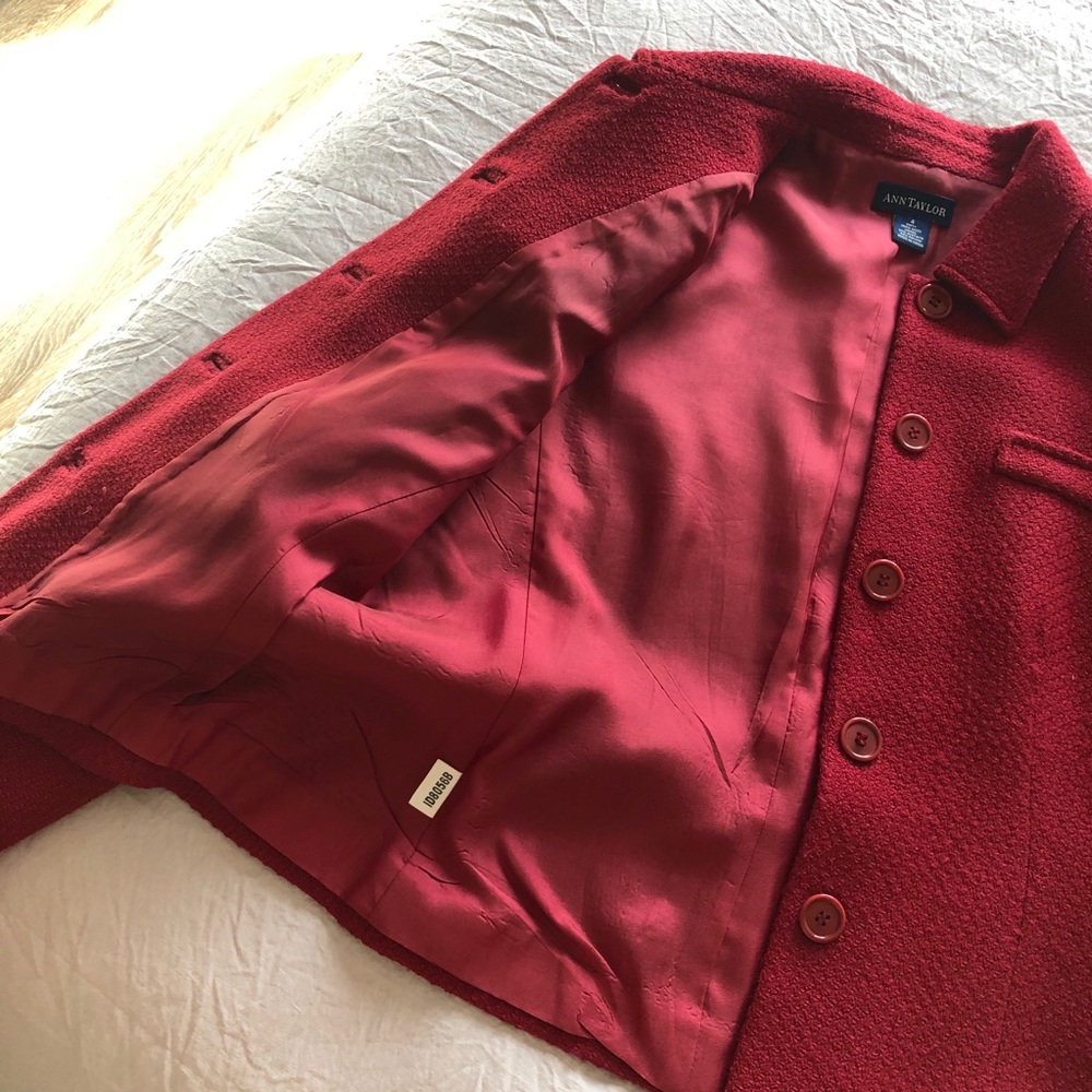 Red jacket - Picture 3 of 4
